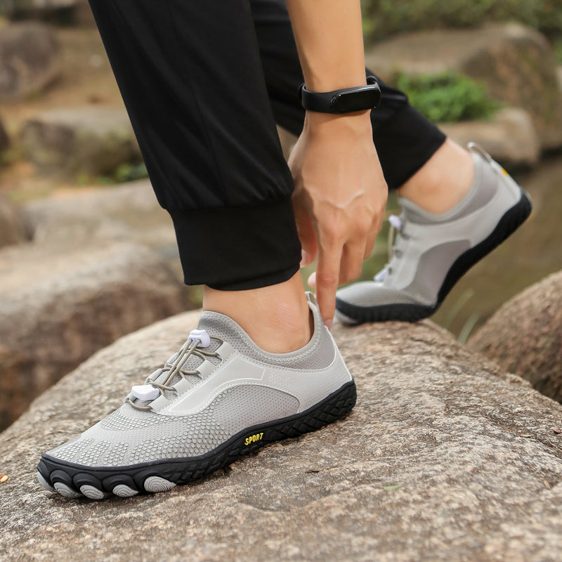 The thin zero heel sole strengthens your muscles by imitating barefoot walking. Say goodbye to pain & soreness!